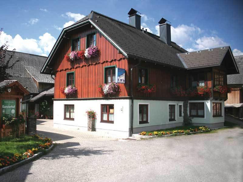 Kanzlerhof Бад Митерндорф Екстериор снимка
